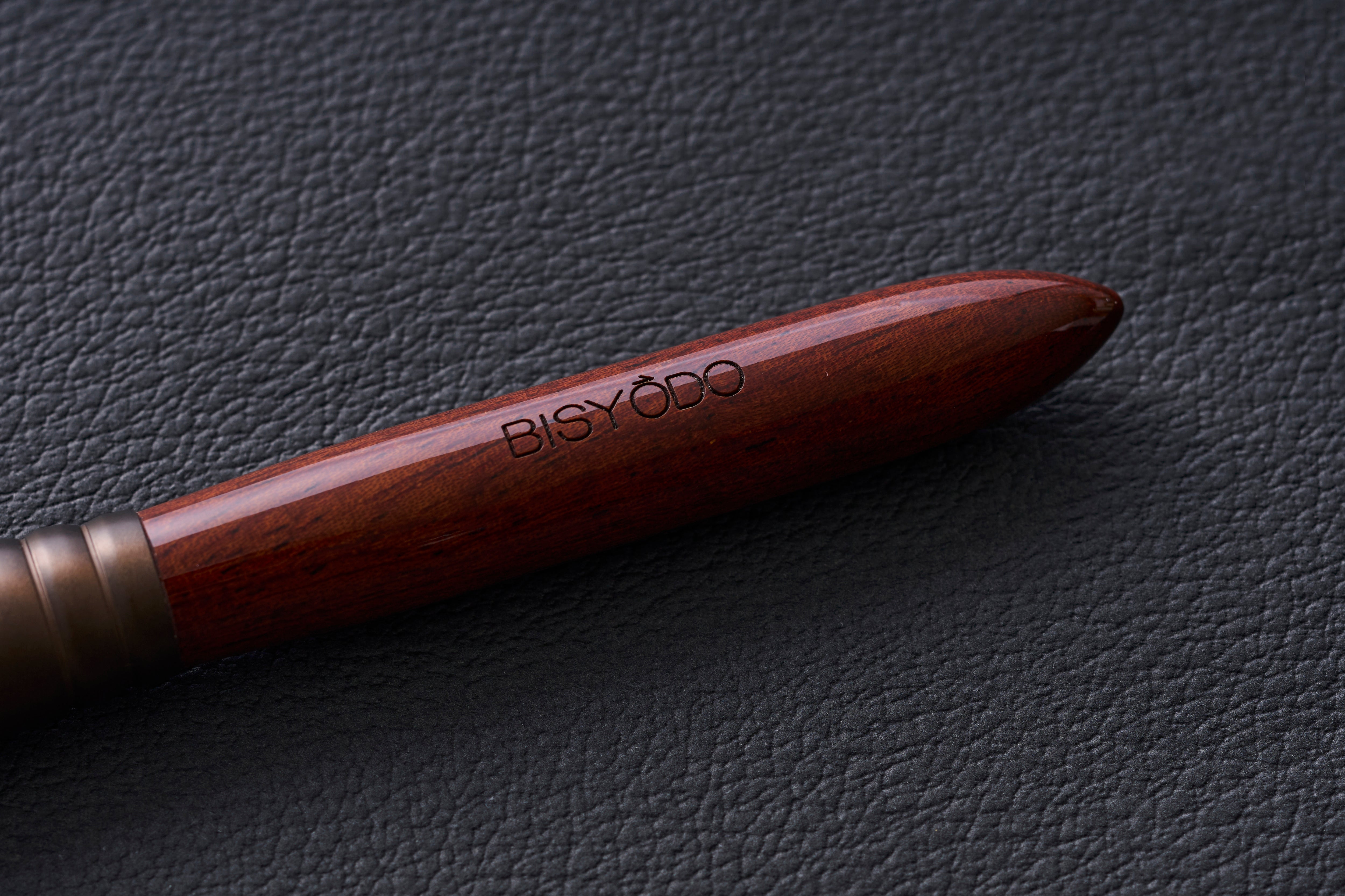 Bisyodo L-C01 LIMITED EDITION Vintage Pine Squirrel Cheek Brush