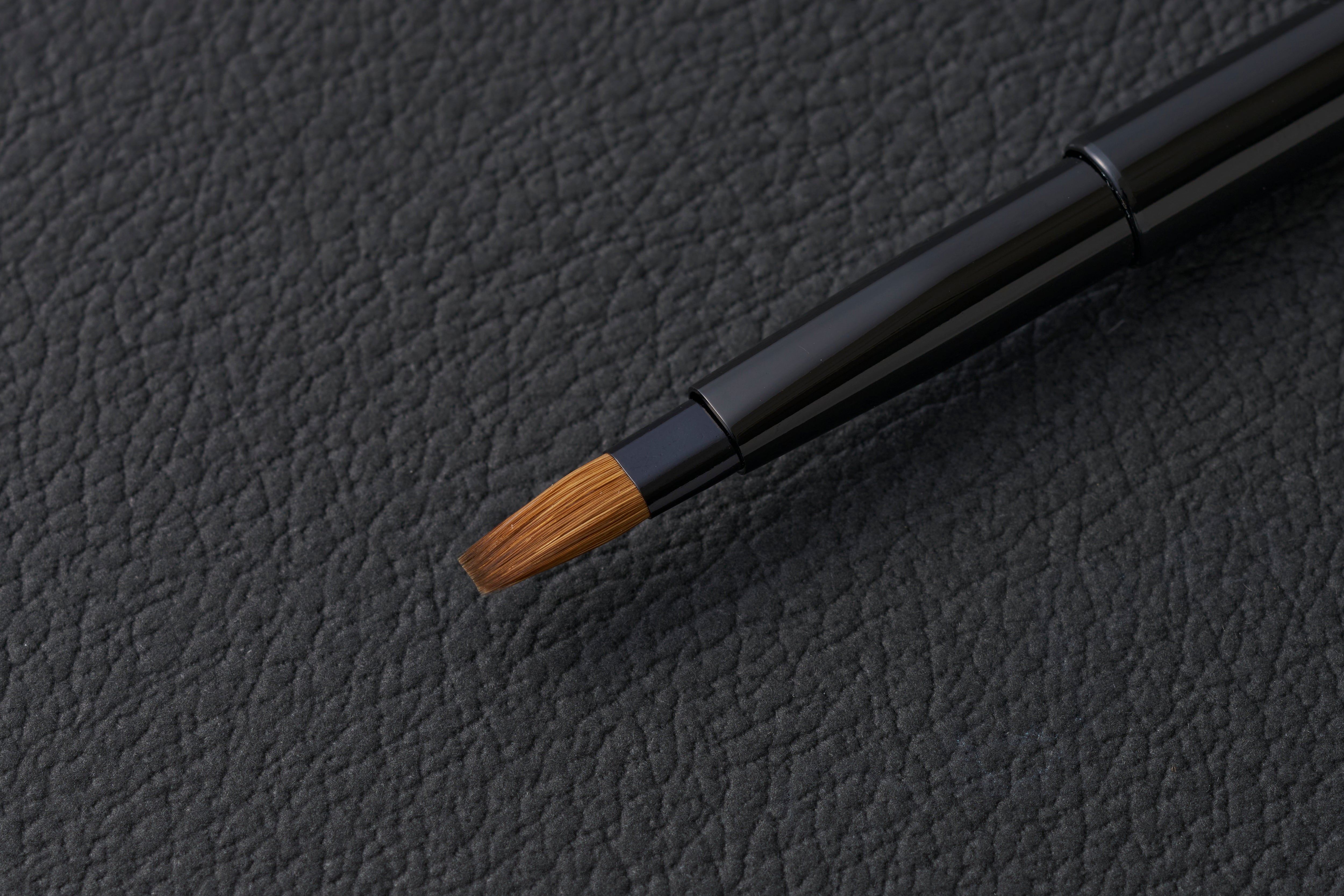 Pennello per labbra con cappuccio