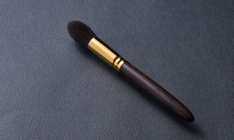 Highlight Cheek Brush