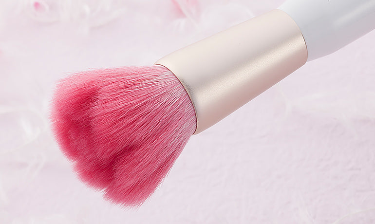 Powder Cheek Brush (White)