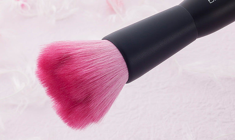 Powder Cheek Brush (Black)