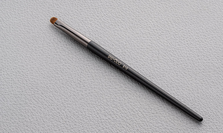 Shadow Liner Brush